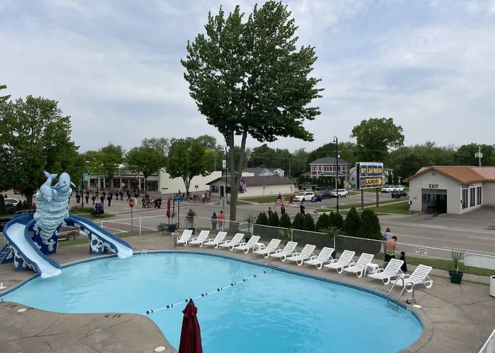 Colonial Motel